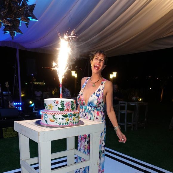 Meet your Posher, Beth - Picture 1 of 1